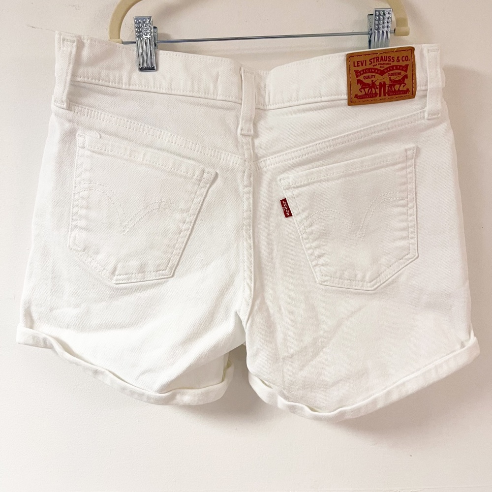 LEVIS Mid Length White Denim Shorts size 28/6 Cuffed Zipper Fly - Picture 8 of 11
